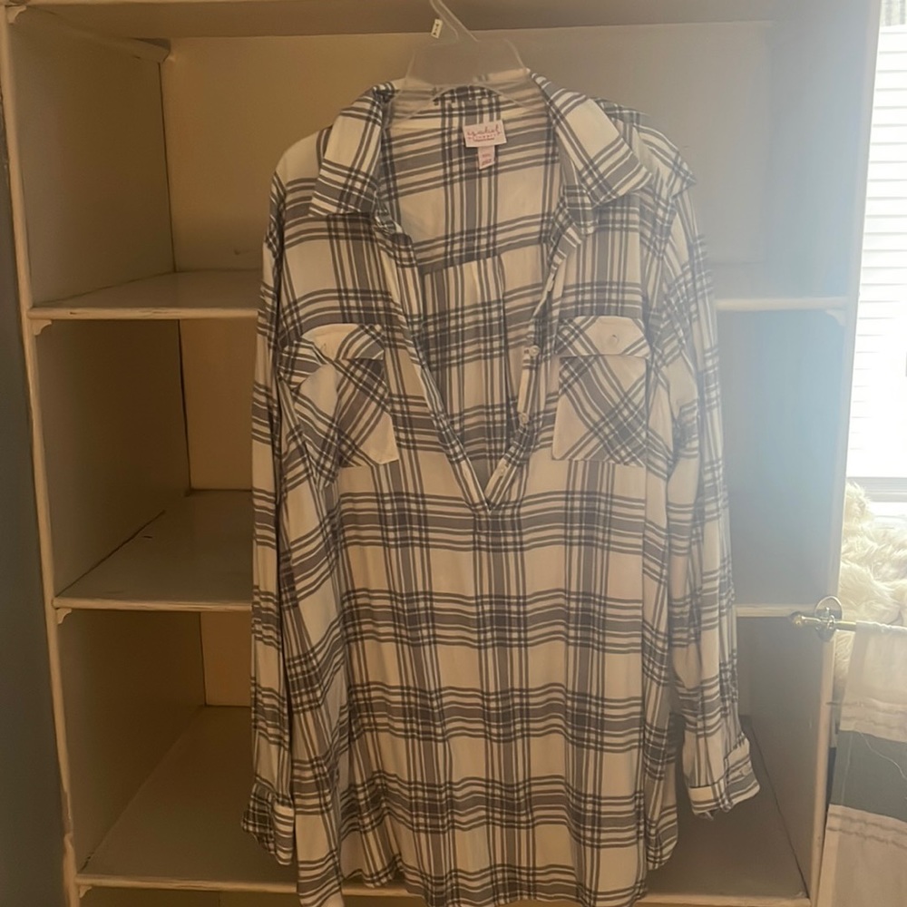 Maternity Grey pleaded long sleeve super comfy